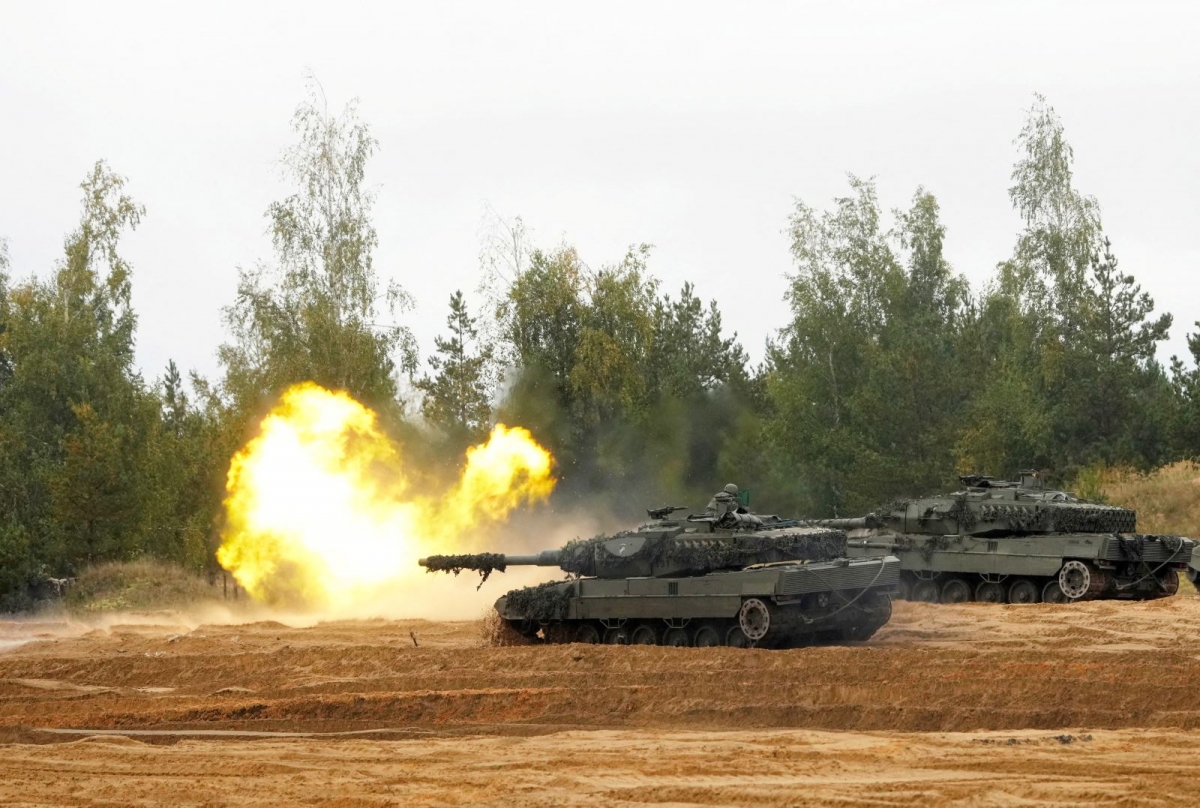 So sánh sức mạnh xe tăng Leopard được chuyển cho Ukraine và các xe tăng của Nga